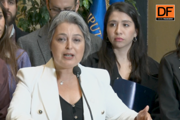 <p>Ahora en DF | Comisión de Trabajo aprueba idea de legislar el proyecto que busca subir el sueldo mínimo a $500 mil</p>