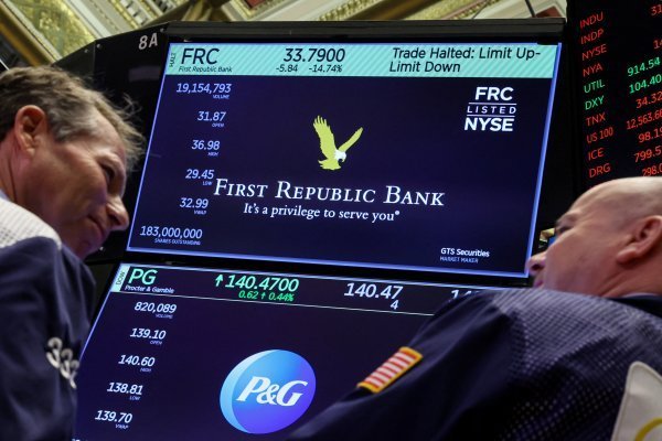 Wall Street cierra con ligeros descensos tras la venta de First Republic a JPMorgan y antes de la decisión de la Fed