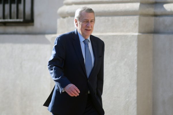 <p>Chile intensifica gestiones con Perú y Venezuela para solucionar crisis fronteriza</p>