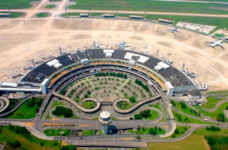 <p>Polémica en aeropuerto de Río de Janeiro estaría forzada por el gobierno de Brasil para ceder concesión a firma pública</p>