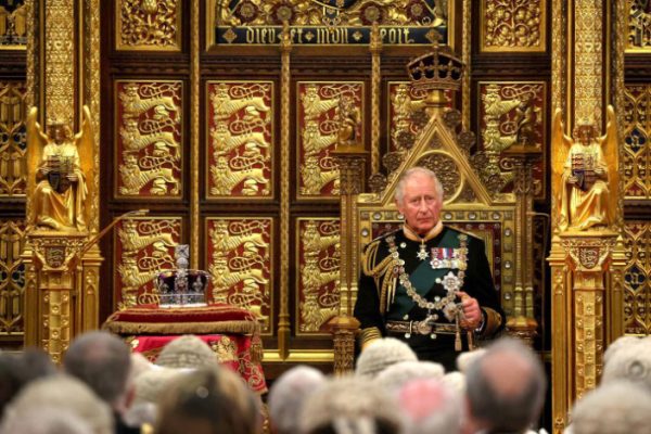 <p>La coronación del Rey Carlos: ¿un nuevo comienzo para la monarquía británica?</p>