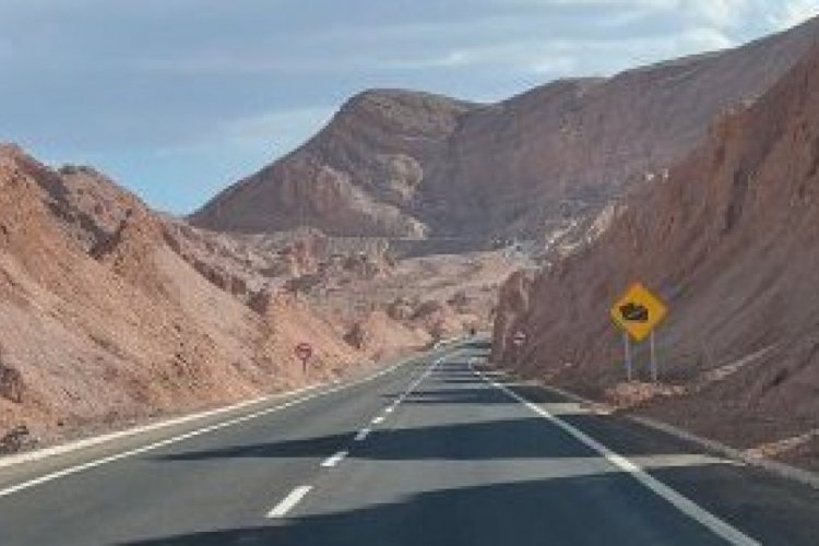 <p>Fondo de BTG Pactual pone en venta concesiones de red de carreteras en Chile y trenes en Bolivia</p>