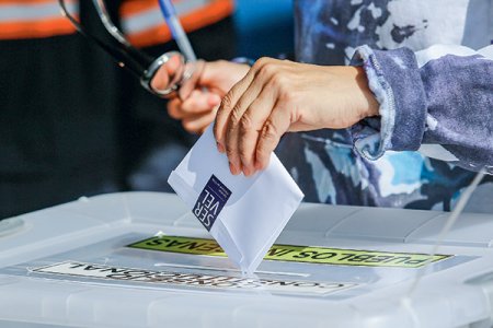 Expertos advierten sobre acuerdos necesarios para plebiscito de salida en Chile, tras elección del domingo