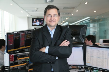 Marcos Buscaglia: resultados en Chile congelan agenda de reformas antimercado de Boric