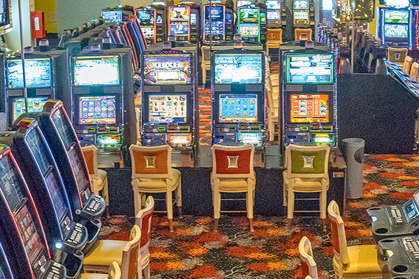 Mall Plaza Maule en picada contra casino de Talca: reclama en tribunales por la suspensión de su salida y pide el pago de $ 1.200 millones