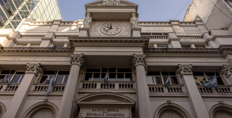 <p>Argentina subirá su tasa de interés 600 puntos básicos por escalada inflación</p>