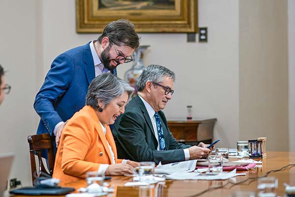 Los ministros participaron en el tradicional comité político de los lunes en La Moneda, junto al Presidente Boric. Foto: Presidencia