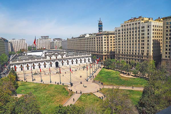 <p>Sin contar Codelco: informe calcula que sostener a las empresas estatales le cuesta al Fisco el equivalente a 6.500 viviendas sociales por año</p>