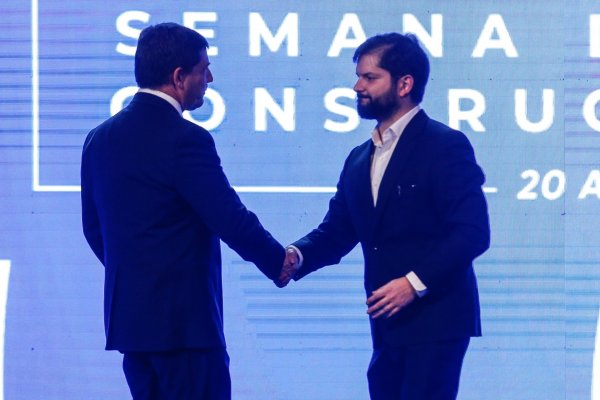 El Presidente Gabriel Boric junto a Juan Armando Vicuña, presidente de la CChC, en la apertura de la Semana de la Construcción 2023. (Foto: Agencia UNO)