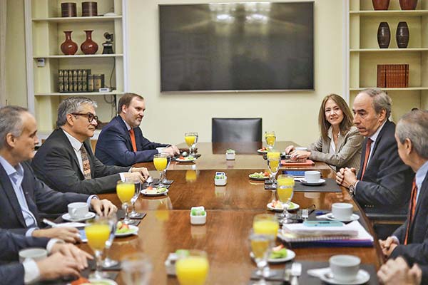 A primera hora de este miércoles se reunieron los dirigentes de los empresarios con e lministro Marcel.