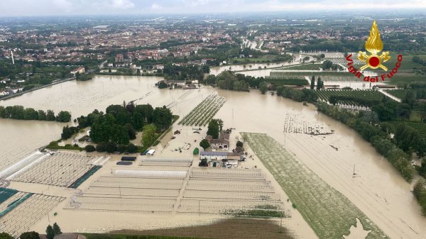 13.000 personas han sido evacuadas debido a las inundaciones por las intensas lluvias que han afectado al noreste de Italia.