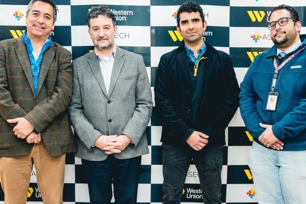 Jorge Welch, de la Asech, Cristián Rodríguez, Seremi de Economía de la Región Metropolitana, Javier Cerda, de Western Union, y Julián Guzmán de Fenamir.