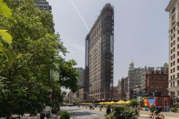 Grupo de inversionistas se adjudica en segundo intento uno de los más icónicos primeros rascacielos de Manhattan