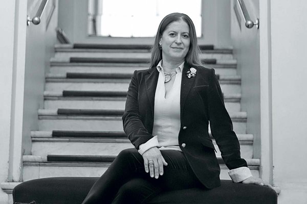 Carmen Gloria, directora Teatro Municipal de Santiago: "Queremos que la gente vuelva al centro"