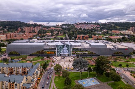 Los desafíos de la movilidad hacia los malls en Chile, Perú y Colombia: más transporte público y flotas menos contaminantes