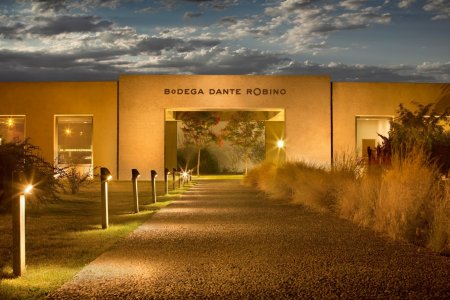 Cervecera argentina Quilmes incursiona en el mercado del vino, con el cual buscará llegar a Brasil