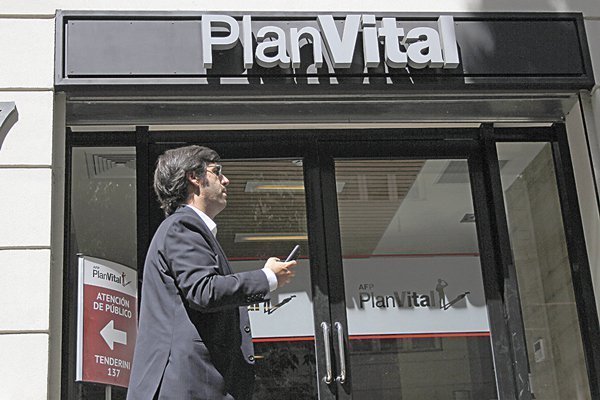 Bolsa suspende cotización de PlanVital luego que sus acciones subieron 43%: mercado evalúa impacto de últimas noticias