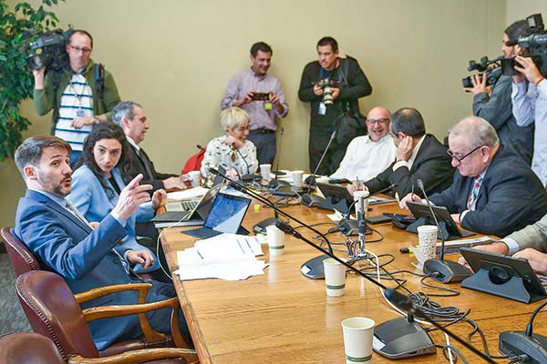 El ministro de Energía, Diego Pardow, participó ayer en las comisiones de Minería y Energía de ambas Cámaras. Foto: Agencia Uno