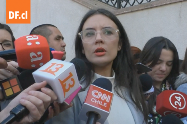 <p>Ahora en DF | Gobierno pone paños fríos a polémica del CAE: Vallejo aclara vínculo entre propuesta de condonación y la reforma tributaria</p>