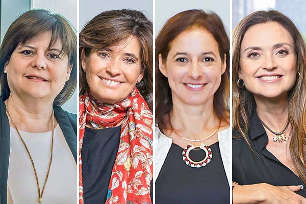 Jacqueline Balbontín, vicepresidenta de gestión de personas de Scotiabank. Ana Dorrego, directora de banco Santander. Manuela Sánchez, directora de BCI. Marcela Jiménez, gerenta corporativa de personas de Itaú.