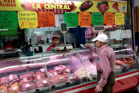Chile le lleva la contra al mundo: confianza del consumidor cae en mayo y solo sigue por encima de Argentina en la región
