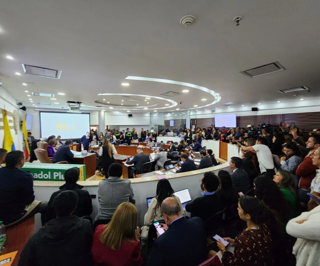 Crisis en el gobierno de Petro lleva al Congreso a congelar discusión de las tres reformas clave