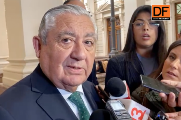 <p>Ahora en DF | Presidente de la Corte Suprema evade críticas a la vocera Vivanco por sus declaraciones del fallo de las isapres</p>