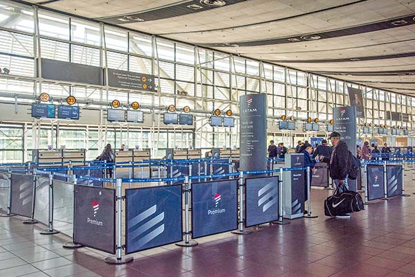Latam responde a demanda de la Achet: "Solicitan detener la innovación y la evolución de los sistemas de venta de pasajes"