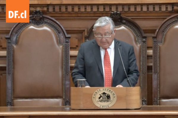 <p>Ahora en DF | Renuncia voluntaria de Ángela Vivanco como vocera de la Corte Suprema es aceptada por el presidente del tribunal</p>