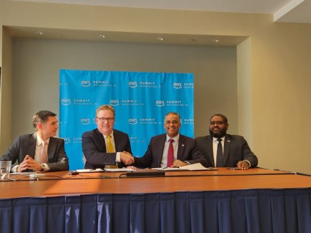 República Dominicana firma acuerdo de cooperación con la nube de Amazon para transformar su economía