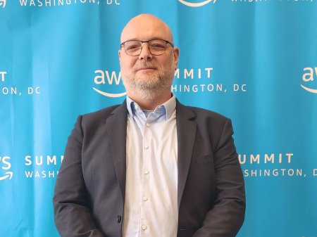 AWS: hay que adoptar IA de manera responsable y los gobiernos deben entregar bien el beneficio de esta tecnología