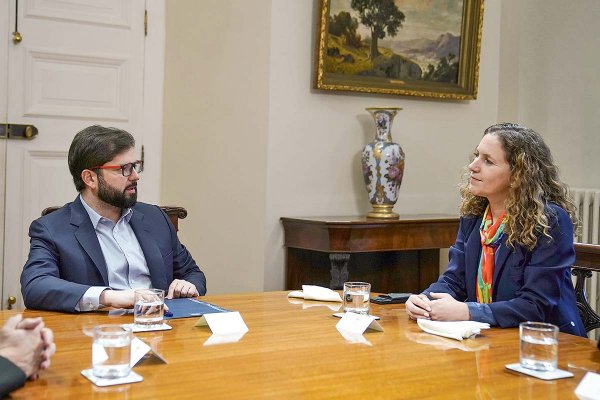 El sueño de “querer cambiar el mundo”: Las reflexiones de Rosario Navarro con revista de la UC