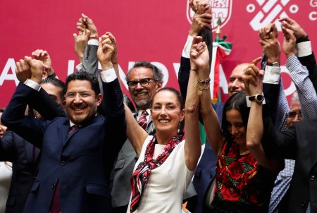 Alcaldesa de Ciudad de México renuncia para postular a la presidencia del país