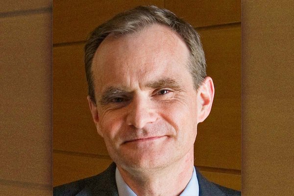 Simon Johnson: “Un Acuerdo de París para Inteligencia Artificial es una gran idea”