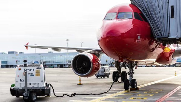 Para ser considerados ecológicos con arreglo a los criterios de inversión sostenible de la UE, los combustibles sostenibles para la aviación deberán representar el 15% de la mezcla de combustibles de un avión en 2030.