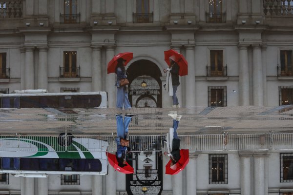 Fuertes precipitaciones han afectado la Región Metropolitana desde este jueves.