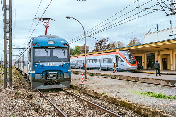 EFE reorganiza gerencias para contener gastos y avanzar en el plan “Trenes para Chile”