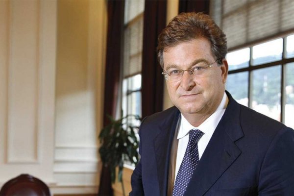 <p>Grupo Gilinski hace oferta vinculante por Cadena de Supermercados Éxito en Colombia por US$ 836 millones en efectivo</p>