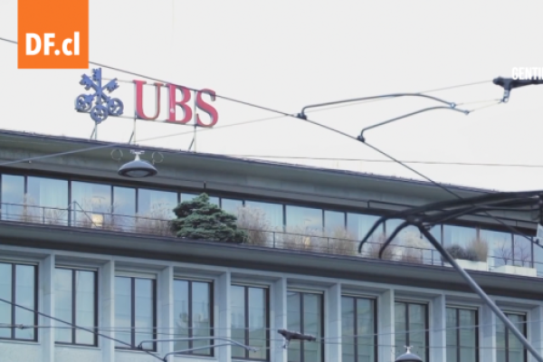<p>Ahora en DF | UBS despedirá a más de la mitad de los trabajadores de Credit Suisse</p>