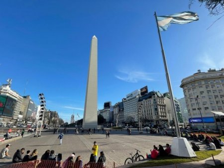 ¿Qué pasará con YPF y Aerolíneas con un nuevo gobierno en Argentina?: conozca lo que opinan los candidatos