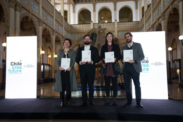 La ministra de CTCI, Aisén Etcheverry, el Presidente Gabriel Boric, la presidenta del Consejo de CTCI, Silvia Díaz y el ministro de Economía, Nicolás Grau, participaron en el evento. Foto: Presidencia