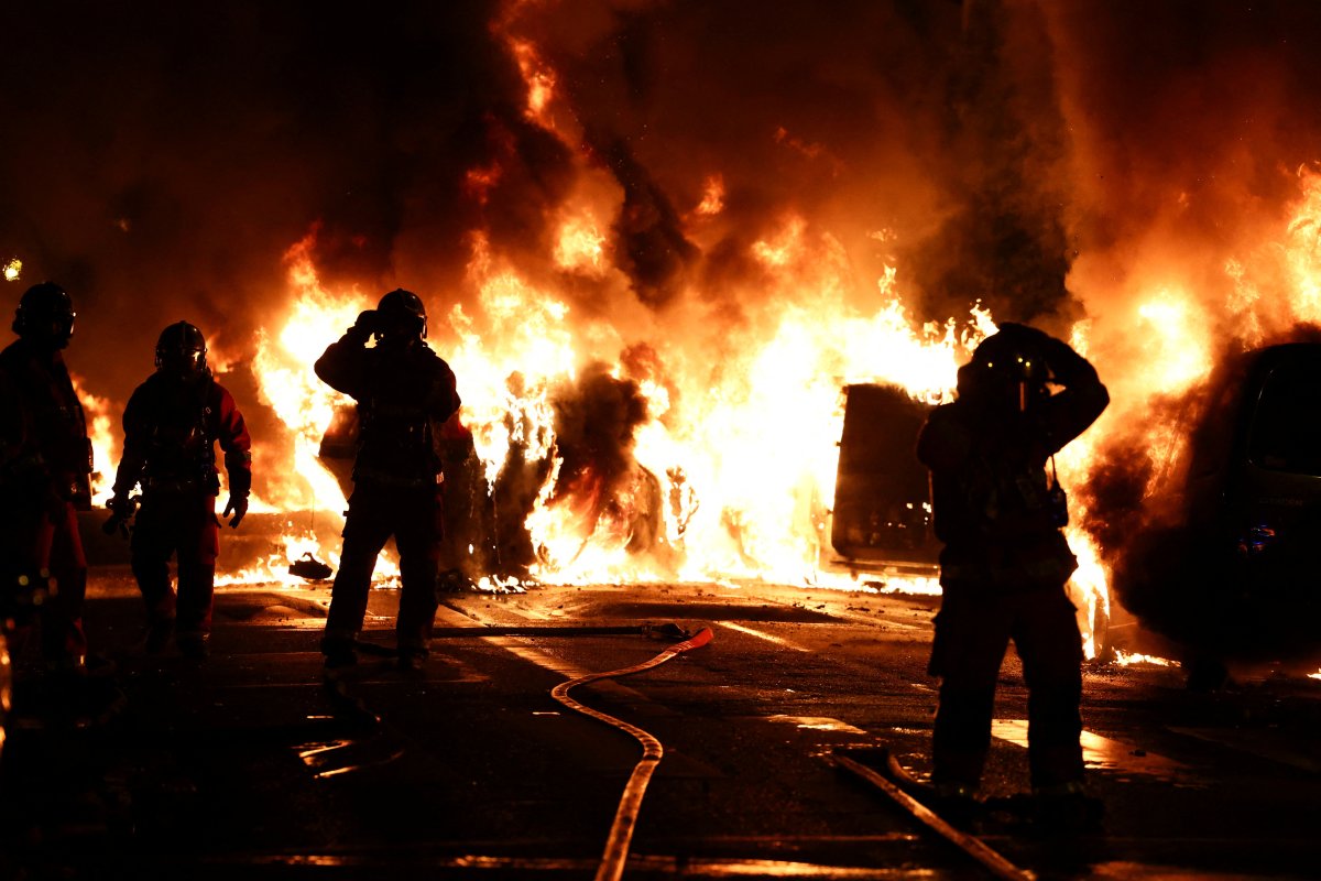 <p>Protestas en Francia, dejan saqueos e incendios en tres días de enfrentamientos con la policía. </p>