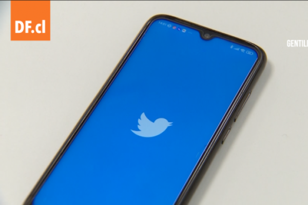 <p>Ahora en DF | Elon Musk anuncia un límite de visionado de 600 mensajes al día en Twitter</p>