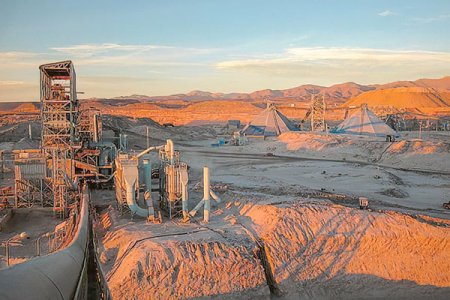 Chilena Cerro Colorado inicia el cierre de sus operaciones y detiene la extracción en la mina