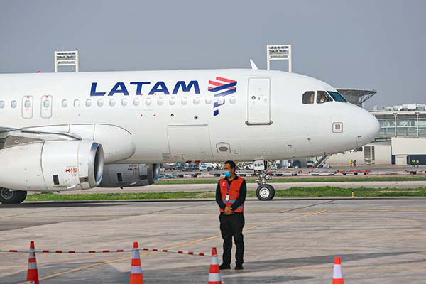 Gremio de agencias de viaje pide al TDLC que obligue a Latam a exhibir contratos con proveedores de tecnología