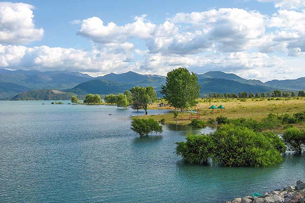 Lanzan millonario proyecto inmobiliario próximo al Lago Colbún