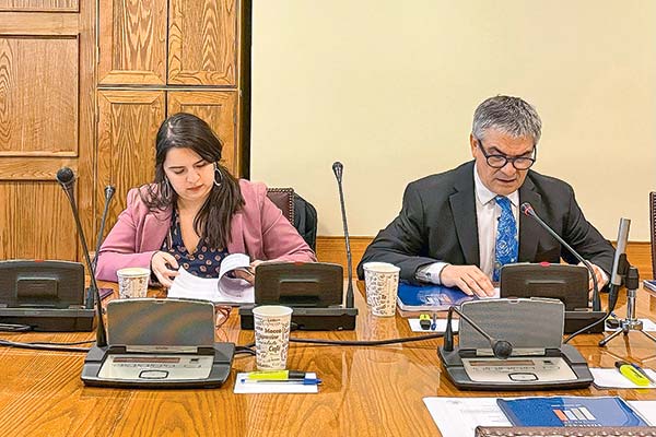 <p>Este martes, la directora de Dipres y el ministro Marcel presentarán un nuevo IFP.</p>