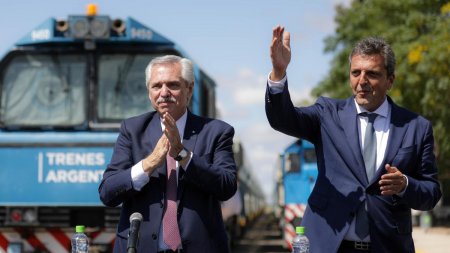 Presidente Fernández realiza road show de obra pública en Argentina con el objetivo de apuntalar la candidatura de Massa