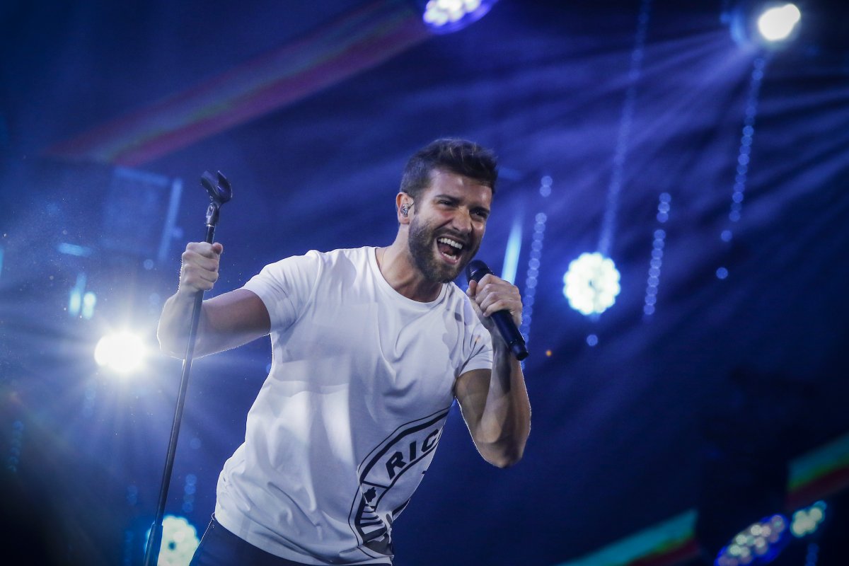 <p>Cantante Pablo Alborán recibirá dos guitarras fabricadas por emprendimiento chileno</p>
