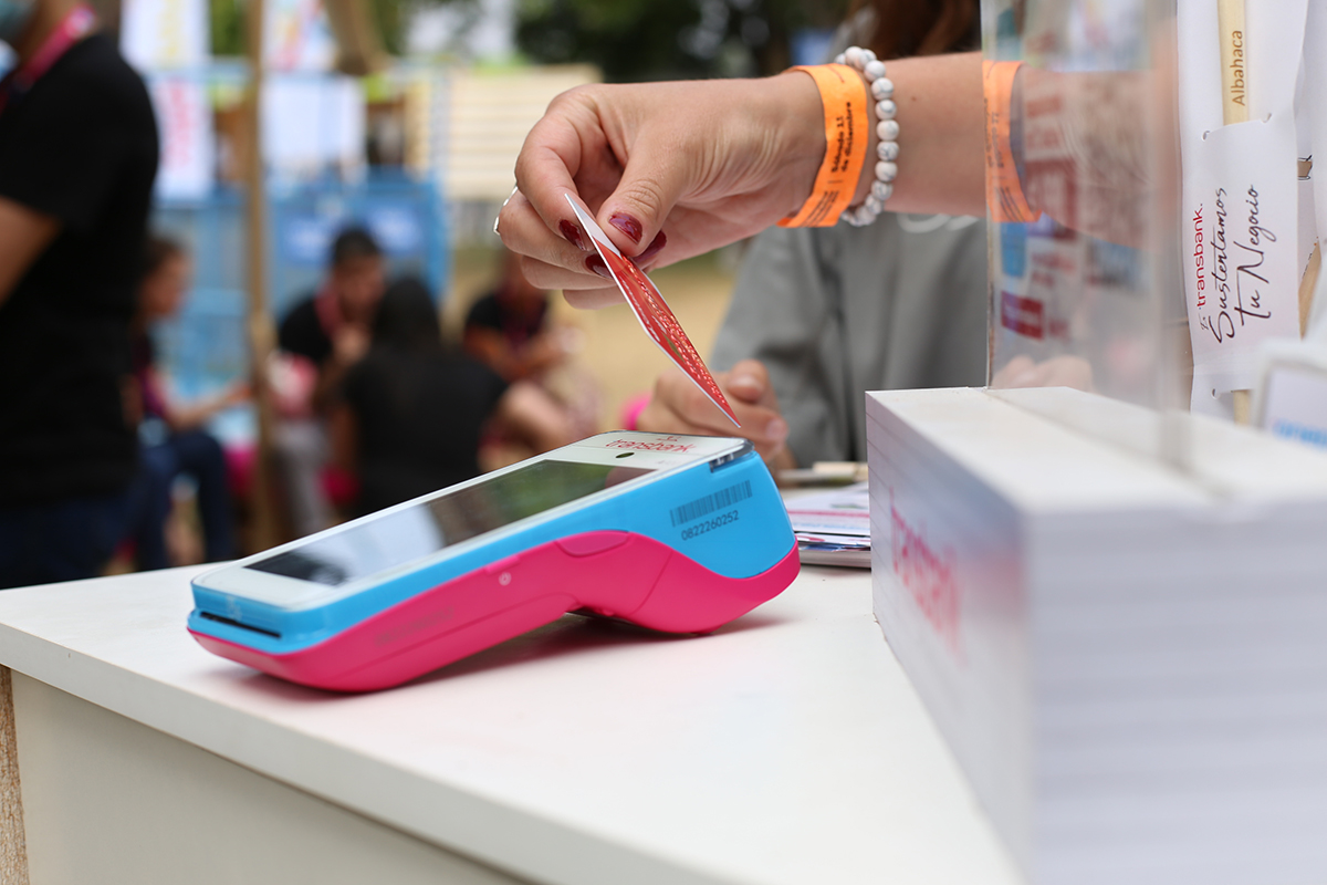<p>Venta de Transbank en tierra derecha: JP Morgan entrega teaser a inversionistas y precio sería de US$ 600 millones</p>